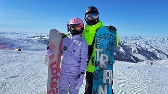 父女共同出镜
#滑雪教练 #可可托海滑雪场 #冬天来新疆滑雪吧 #滑雪 #单板滑雪