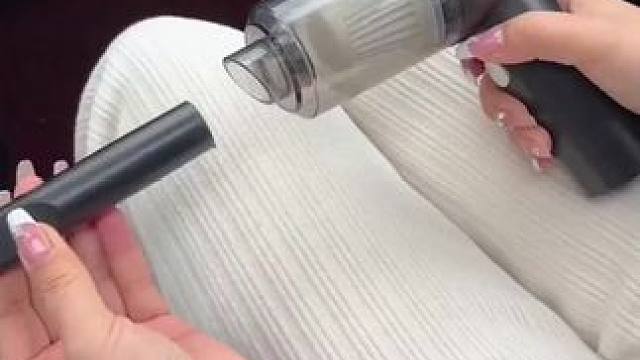 这个手持无线吸尘器真的太好用了，吸力强劲，便携不占地方！很哇塞#车载吸尘器 #汽车用品 #有车必备#