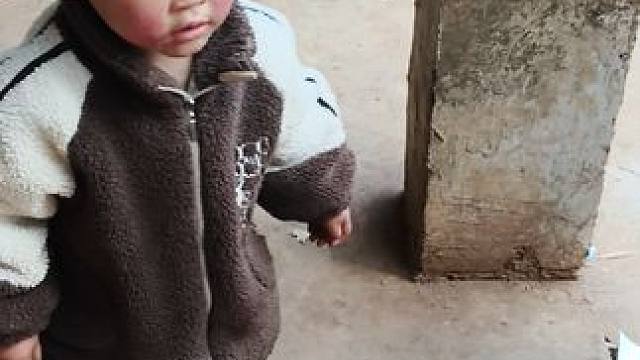 小双就要姐姐那双鞋。 #内容启发搜索