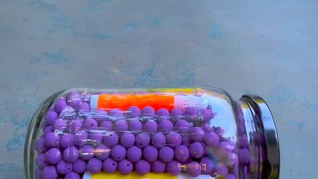 楼梯滚瓶子爆破解压时刻