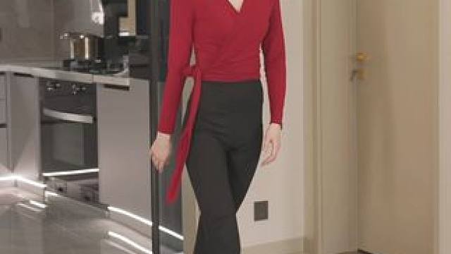 帅是一种感觉#青花瓷踢腿慢动作#意想不到的青花瓷踢腿#踢腿