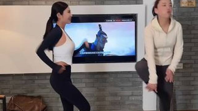 春节吃多的姐妹，一定要试试这个指压板超慢跑，不伤腰不伤膝盖，非常友好，新手定要垫着毛巾去踩！#超慢跑