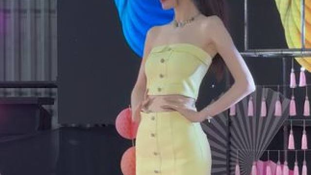 #肤白貌美 #模特美女 #大长腿