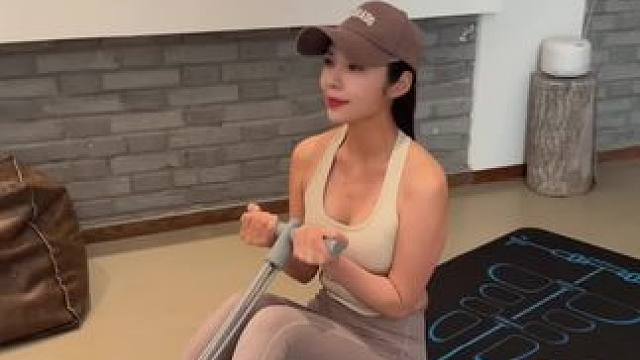 宝子们，这是锻炼腹部的坚持就会有收获！#卷腹瘦大肚腩 #瘦肚子#卷腹的正确做法 #大肚腩变小蛮腰