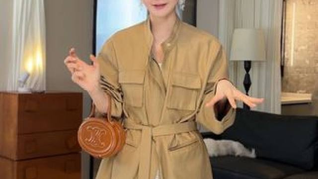 好喜欢！！气质大方的穿搭! #早春氛围感穿搭我先学 #早春就要穿彩色的 #已经开始期待夏天了 #当我