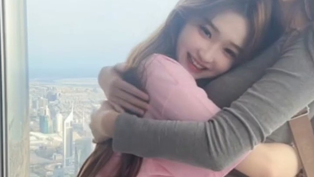 倪海杉迪拜户外