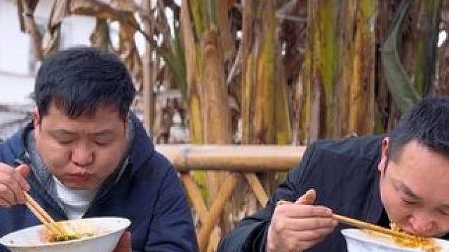 这一大碗辣椒炒肉吃完，直接可以管一天！ #记录真实生活 #农村美食 #大山里的味道 #我的乡村生活