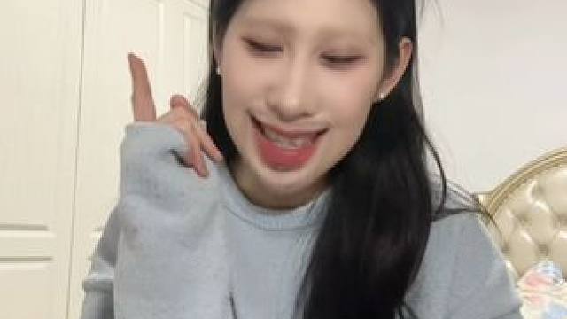 来财来财。。我的工资像麻将，换三张都打不出去。。。#碎嘴子vlog #小米饭的故事 #女大学生