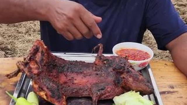 东南亚大叔户外野餐 #农村美食记录生活 #体验原生态美食的乐趣 #粗茶淡饭吃起香农村生活 #这就是农