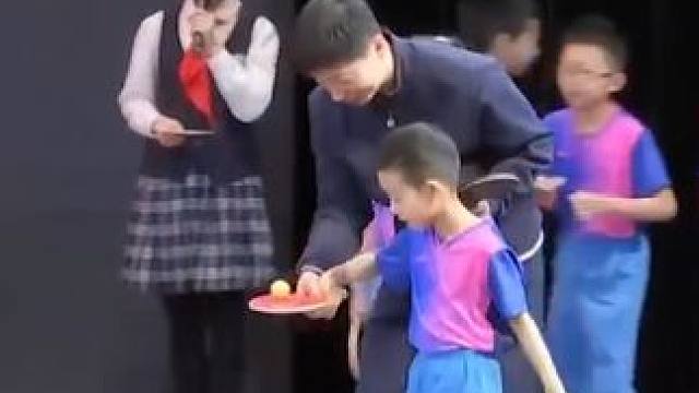 这是开学典礼吗，这简直是一场马龙秀 #马龙  #马里奥  #开学典礼  #乒乓球