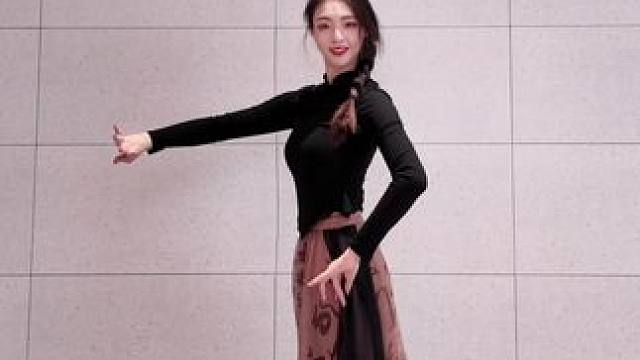 谁说女子不如男~#女驸马 #黄梅戏女驸马 #女驸马舞蹈挑战  #古典舞  编舞：华子大叔