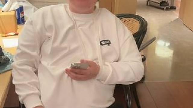 今晚十点半面对我们 #陈伯全能王