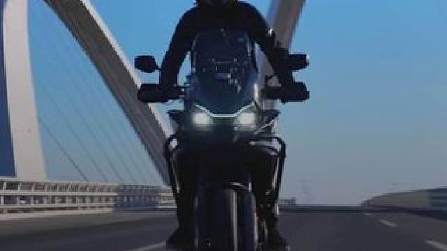 人生苦短 何妨一试 #机车 #700mt #感受骑行的独特魅力 #去感受风和自由吧 #带着影石骑摩托