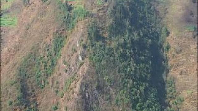 贵州悬崖村，听说连鸟都摔得死#无人机航拍 #贵州悬崖村#旅行推荐官