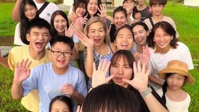 像家人般的朋友❤️ 好喜欢这样的气氛️
#马来西亚 #日常vlog #露营 #朋友 #家人