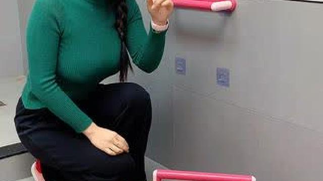 可伸缩拖鞋架，凉鞋拖鞋用它收纳不占空间，还是个 #可伸缩毛巾架 ，卫生间干净整洁多了 #免打孔  #