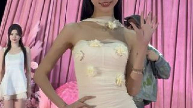 #肤白貌美  #模特美女 #大长腿