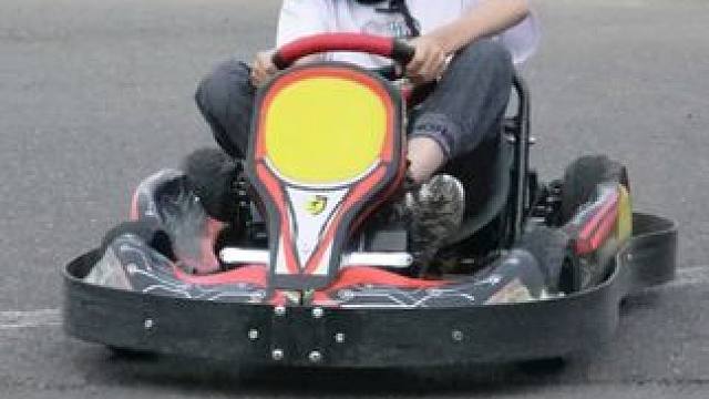 小勇士的速度冒险，儿童卡丁车超酷登场#卡丁车 #速度与激情 #赛车 #最酷的小孩 #小孩赛道