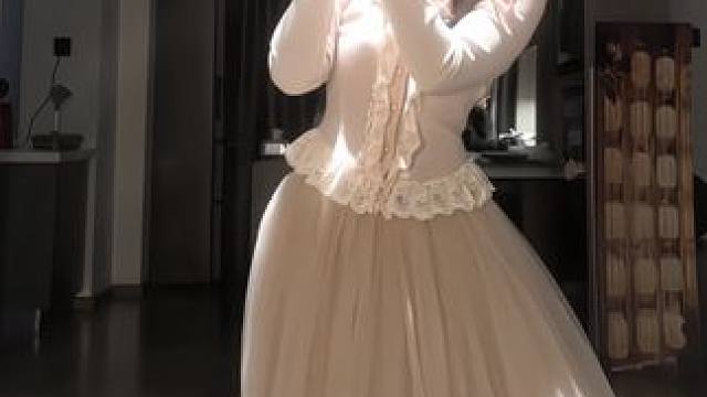 蜜蜂采花 #中国女孩身上的东方韵 #春天 #甜妹 #弥渡山歌