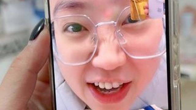 她买那么多衣架是想回来开服装店吗#老师日常  #日常  #老师