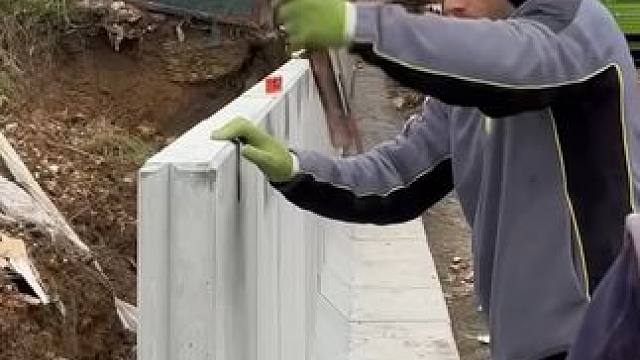 德国乡村庭院挡土墙和地砖的专业铺设工艺！ #匠心制作 #庭院设计施工 #施工工艺 #结实耐用 #庭院