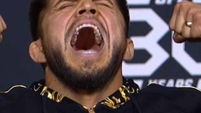 老艺术家赛胡多的职业修养，对视环节绝对给你安排的明明白白！#宋亚东vs赛胡多 #UFC