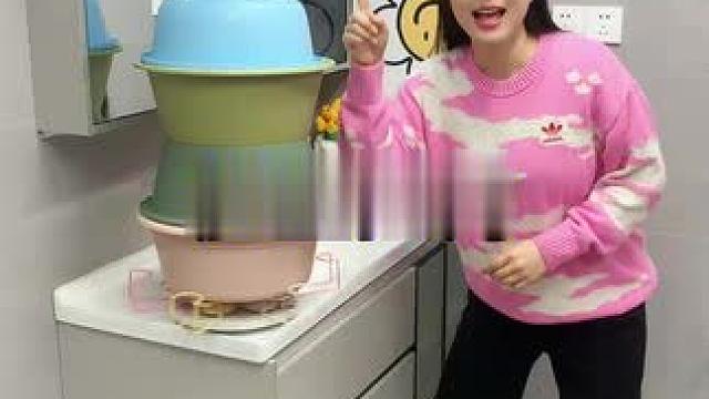 吸盘脸盆挂钩 这款吸盘脸盆挂钩 真不错，免打孔上墙，全家的脸盆都能上墙收纳不占地方，大号脸盆也没问题