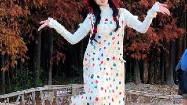 出门踏青！ #桃花笑 #舞蹈