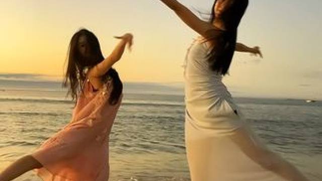 就差你了 #日落 #大海 #舞蹈 #鸳鸯戏