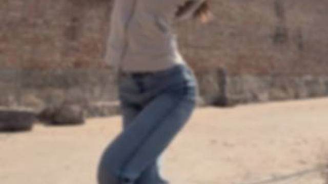 多大都逃不过在亲戚面前表演才艺#回村的生活 #亲戚面前才艺展示