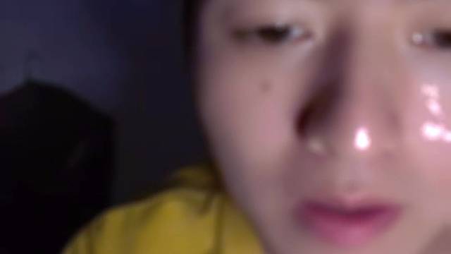 我从来不害怕一个人 害怕的是她默默的走开了