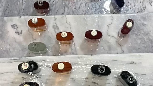 楼梯滚瓶子爆破解压时刻