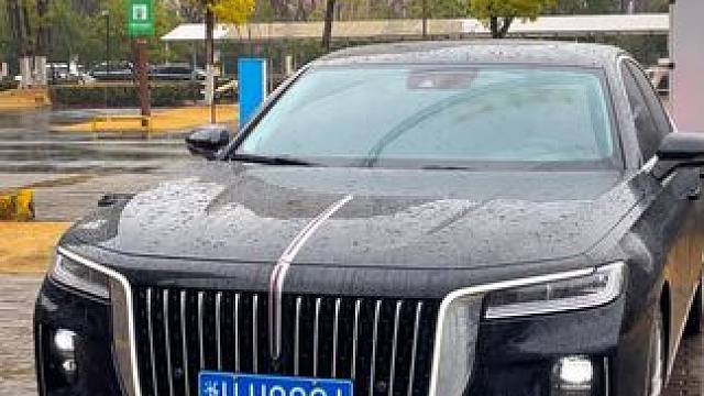 雨中的红旗H9，只要你中意它，它就是完美的#红旗h9 #红旗h9超燃视频