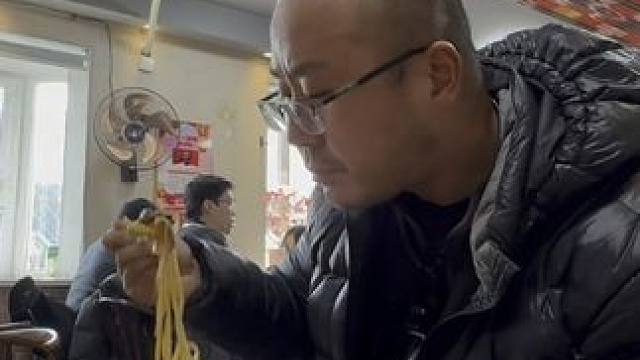 经过二天的路程回到了熟悉的新疆，吃上了心心念念的过油肉拌面 #骑行vlog #日常vlog #新疆拌