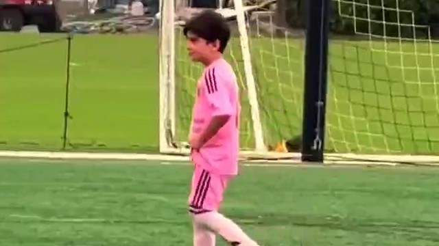 颇有他父亲的风采！