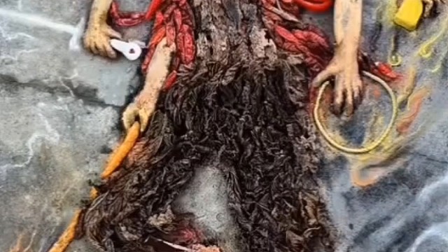 男子用辣椒和莲藕拼出“哪吒肉身” 网友：哪吒出现的那一刻 太惊艳了