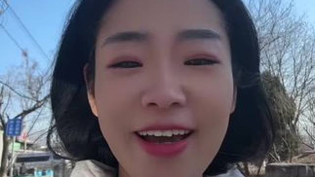 男性瑜伽是一种专为男性设计的瑜伽练习方式，它结合了传统瑜伽的精髓与男性的身体特点，旨在帮助男性提升身