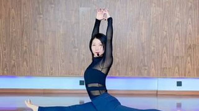 练了很久瑜伽一字马都下不去？方法很重要，赶紧练起来。#瑜伽 #一字马 #瑜伽教学 #零基础学瑜伽