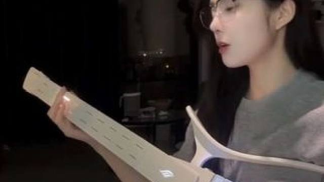 #无论生活有多苦涩我依然是欢乐的