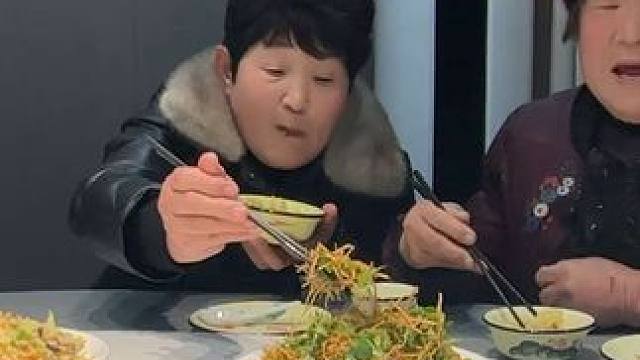 今天和俺妈去看二姨