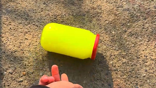 楼梯滚瓶子爆破解压时刻