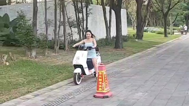 夏树爱骑车车车车