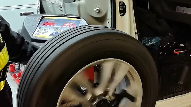 闪援移动轮胎店