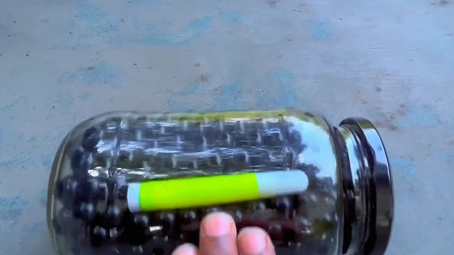 楼梯滚瓶子爆破解压时刻