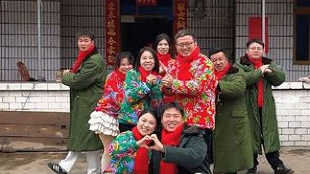 祝朋友们新的一年事事顺心，蛇年大吉 #蛇年大吉