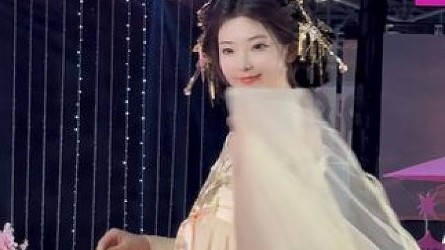 #肤白貌美 #古风美女 #模特美女