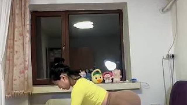 女生瑜伽鸽子式 #瑜伽