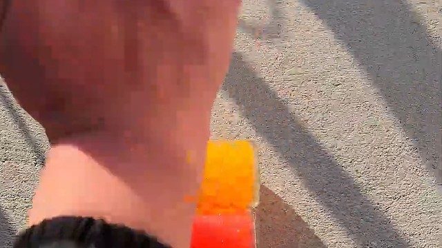 楼梯滚瓶子爆破解压时刻