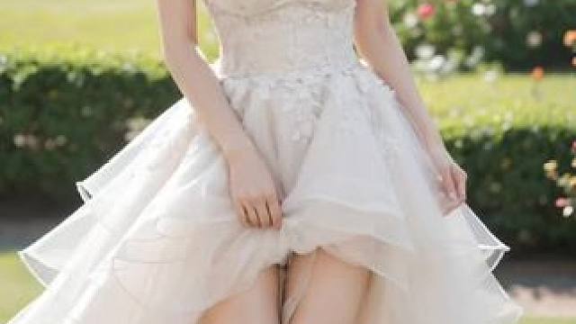 #完美身材 #甜美女孩 #每个女孩的婚纱梦