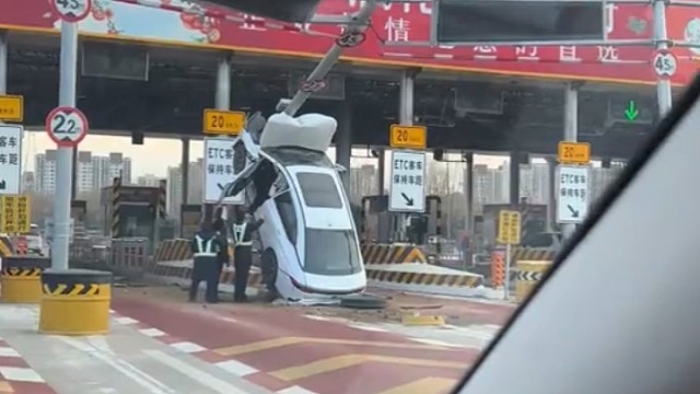 在免费和收费之间，他选择了报废。